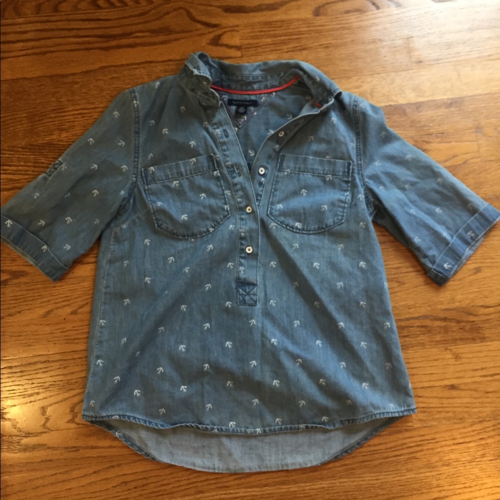 EUC CUTE TOMMY HILFIGER SHORT SLEEVE JEAN TOP